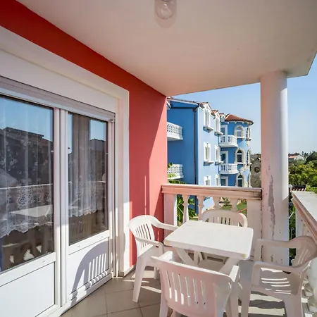 Hilde Red-3 By Interhome Medulin