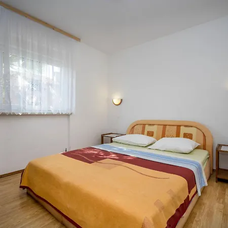 Hilde Red-3 By Interhome Apartman