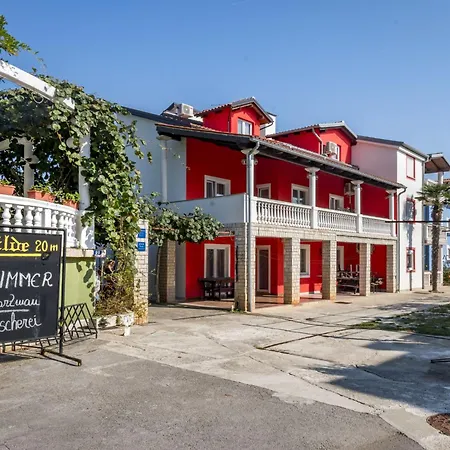 Hilde Red-3 By Interhome Apartman