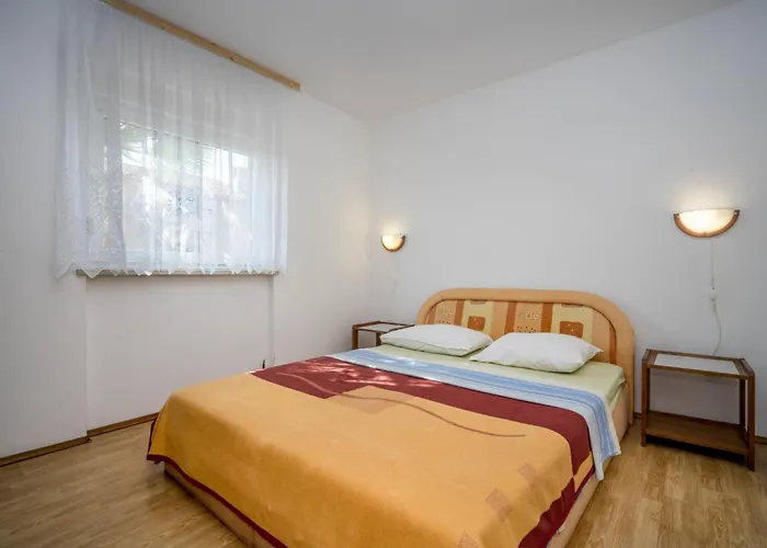 Hilde Red-3 By Interhome Apartman