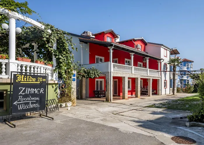 Hilde Red-3 By Interhome Apartman