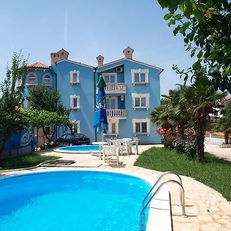 Hilde Red-3 By Interhome Medulin