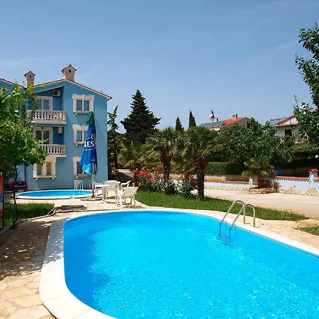 Hilde Red-3 By Interhome Apartmán *