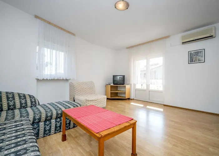 Hilde Red-3 By Interhome